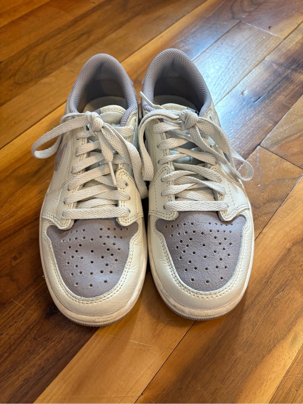 Air Jordan 1 Low OG In White and Light Purple